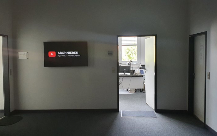 infobroker inisghts bürotüre offen