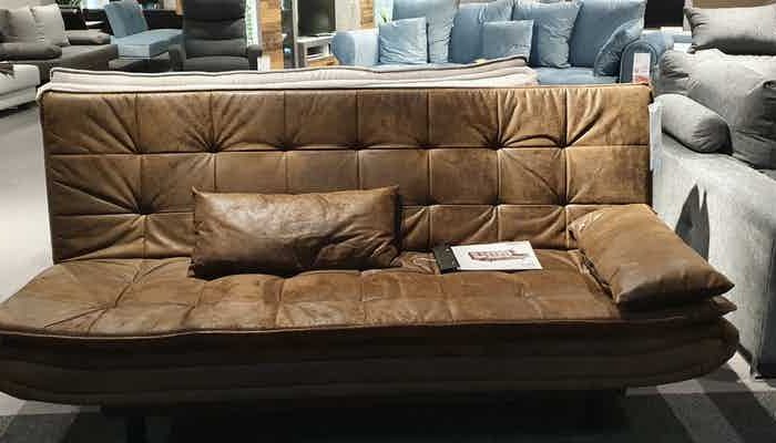 infobroker Video Ecke Sofa